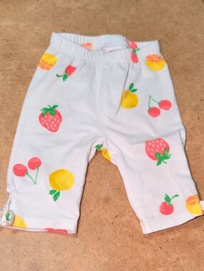 ❤️‍🔥10/$10❤️‍🔥 Baby First Impressions White Fruit Print Pants Size 3-6M